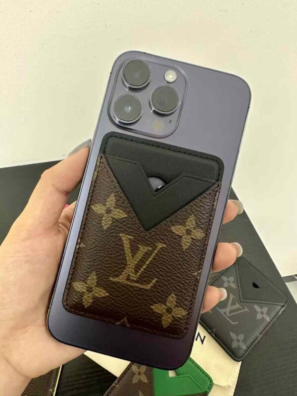 LV  iphone Mobile phone case（Contact customer service by choosing a color）