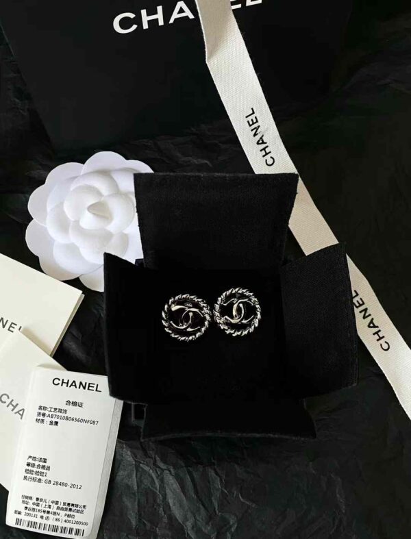 CHANEL Earrings