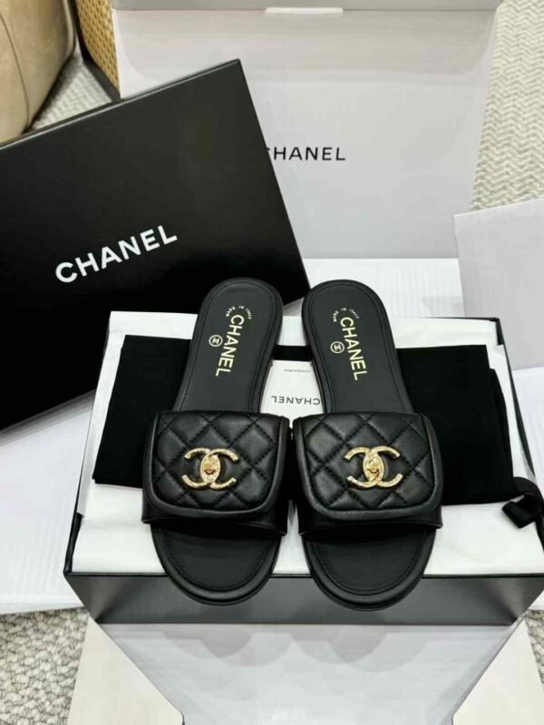 CHANEL Sandals