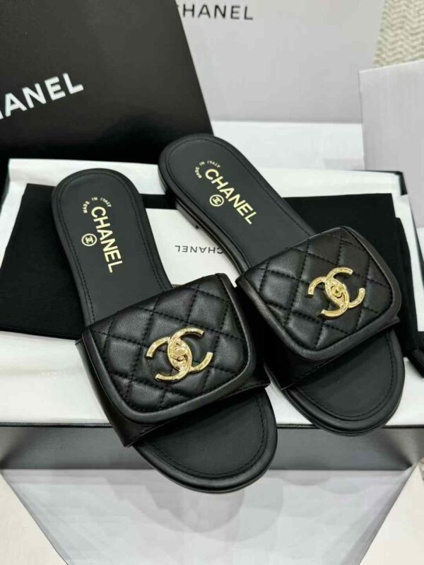 CHANEL Sandals