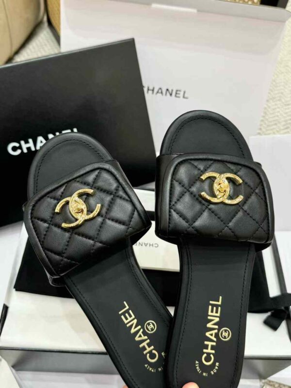 CHANEL Sandals