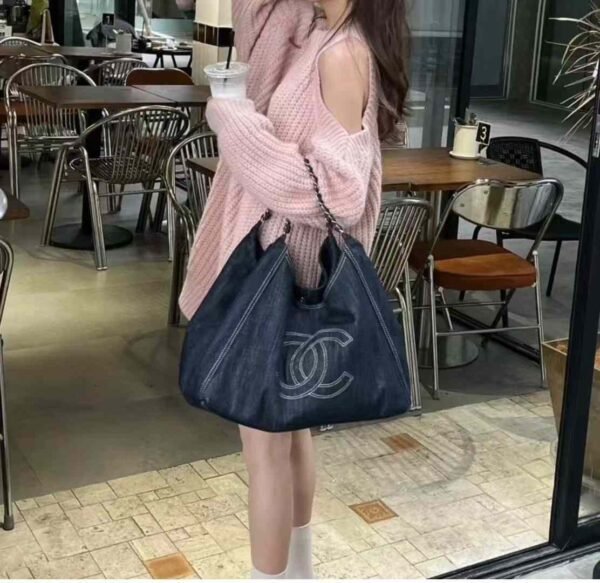 CHANEL TOTE BAG