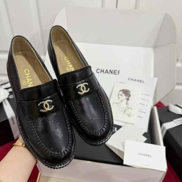 CHANEL Casual leather shoes