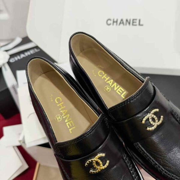 CHANEL Casual leather shoes