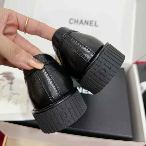 CHANEL Casual leather shoes