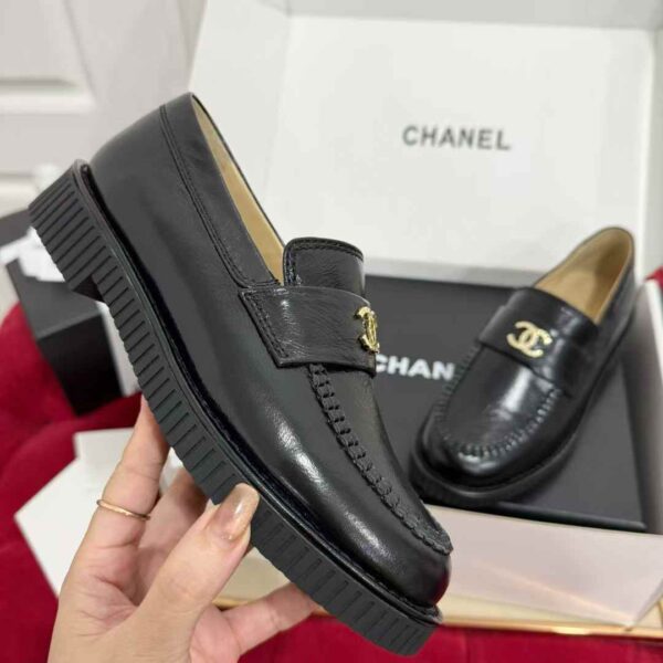 CHANEL Casual leather shoes