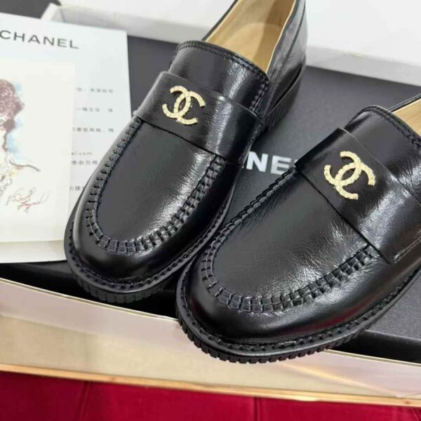 CHANEL Casual leather shoes