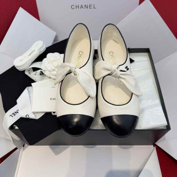 CHANEL 25C  Mary Jane Shoes