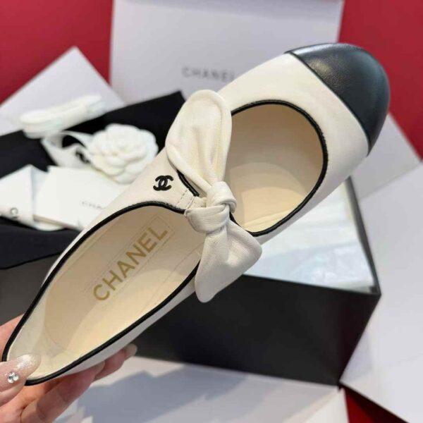 CHANEL 25C  Mary Jane Shoes