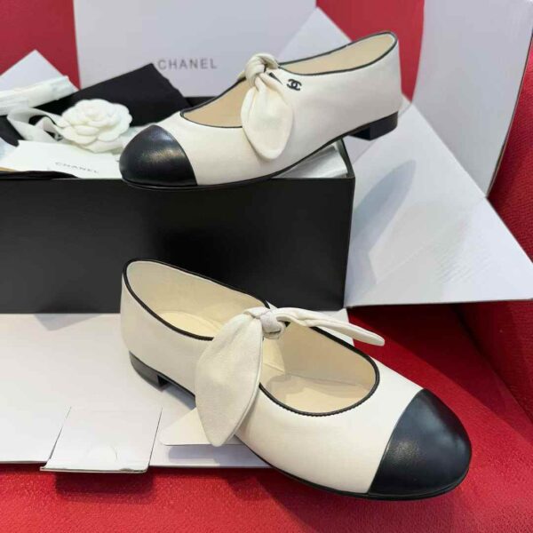 CHANEL 25C  Mary Jane Shoes