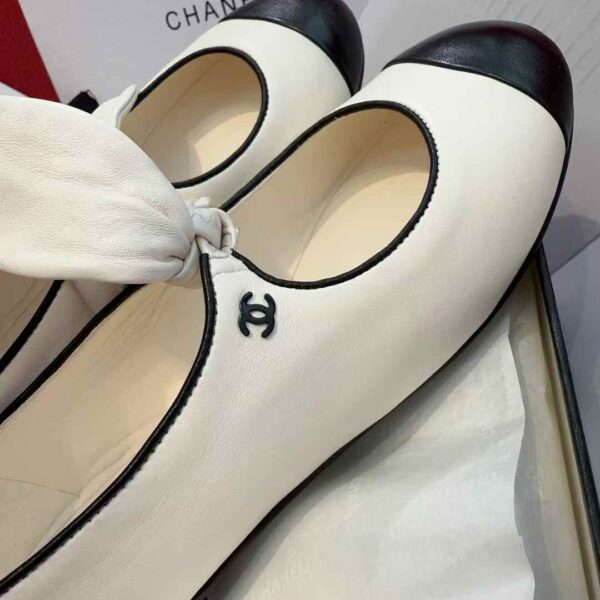CHANEL 25C  Mary Jane Shoes