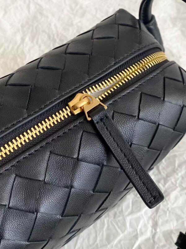 BOTTEGA VENETA  Loop Top Handle