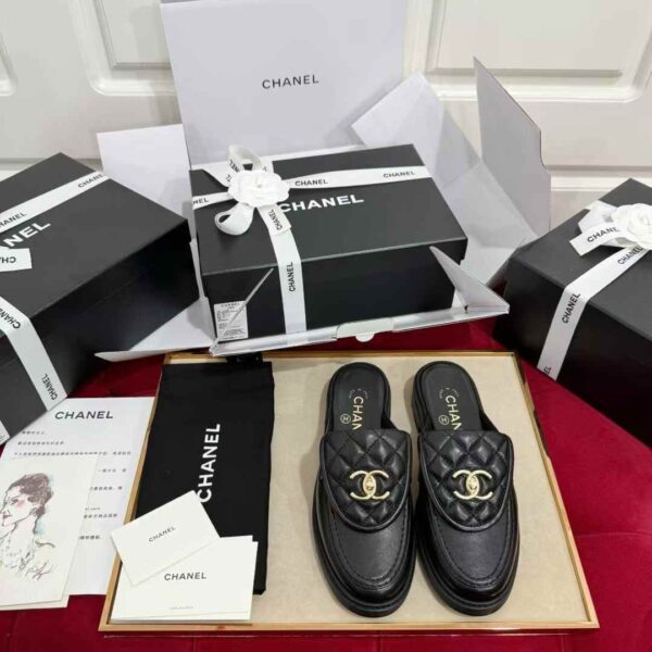 CHANEL 25C VINTAGE Buckle Mueller slippers