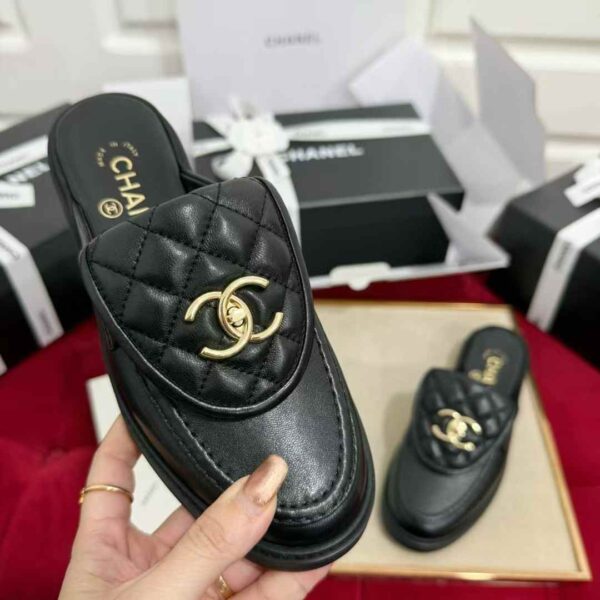 CHANEL 25C VINTAGE Buckle Mueller slippers