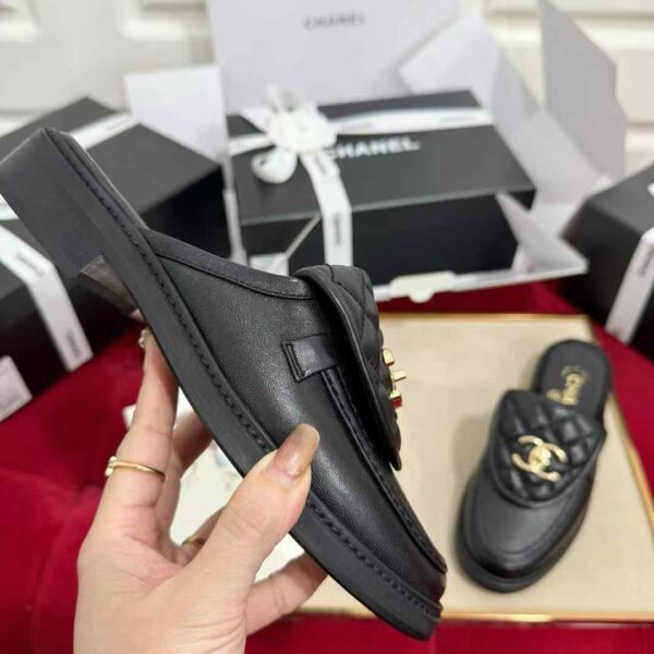 CHANEL 25C VINTAGE Buckle Mueller slippers