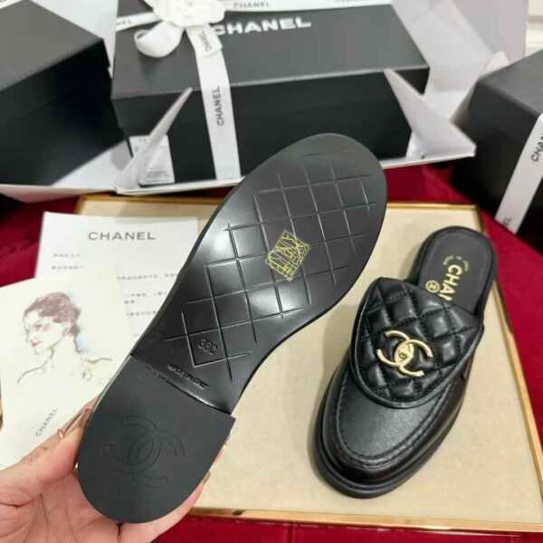 CHANEL 25C VINTAGE Buckle Mueller slippers