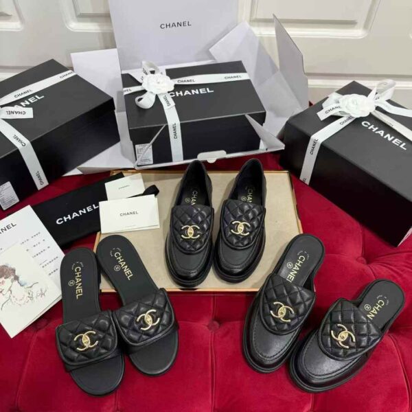 CHANEL 25C VINTAGE Buckle Mueller slippers