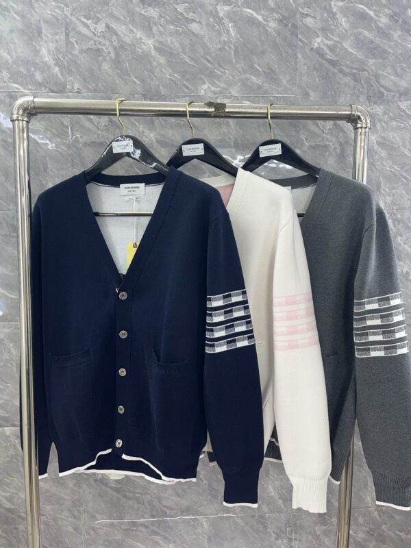 THOM BROWNE  Classic puppy knitted cardigan
