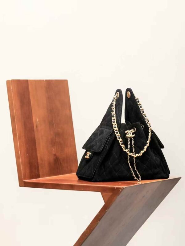 CHANEL 25 BAGS