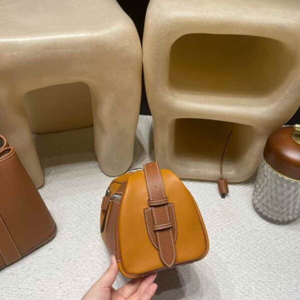 HERMES NOUVEAU ON BODY