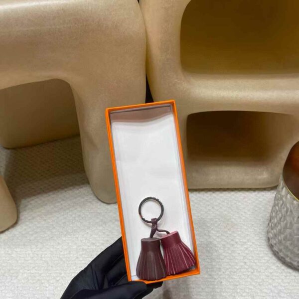 Contact customer service before placing an order for color