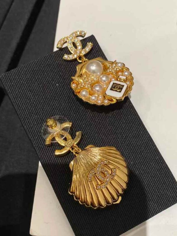 CHANEL Earrings