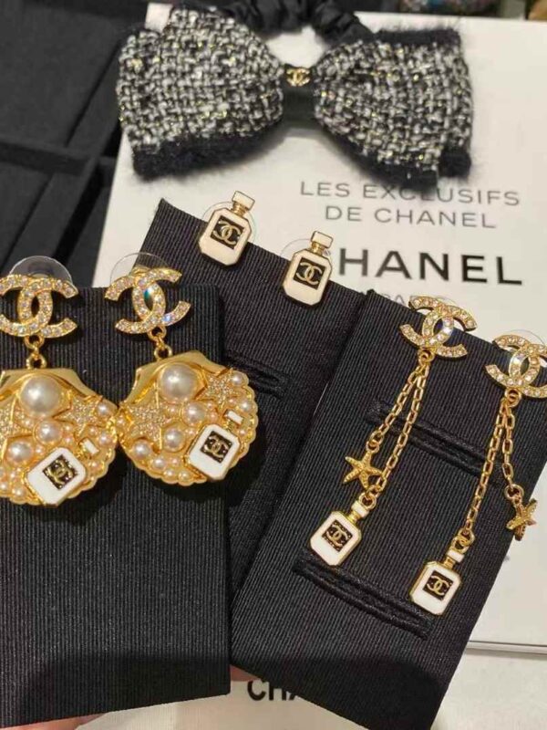 CHANEL Earrings