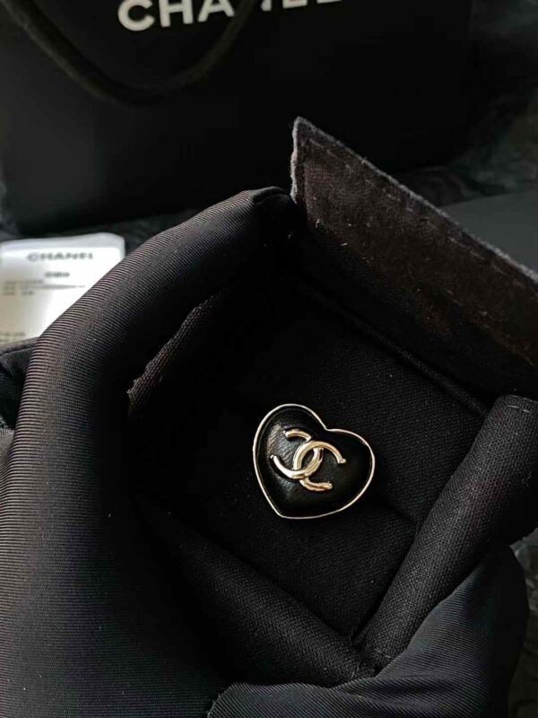 CHANEL Brooch