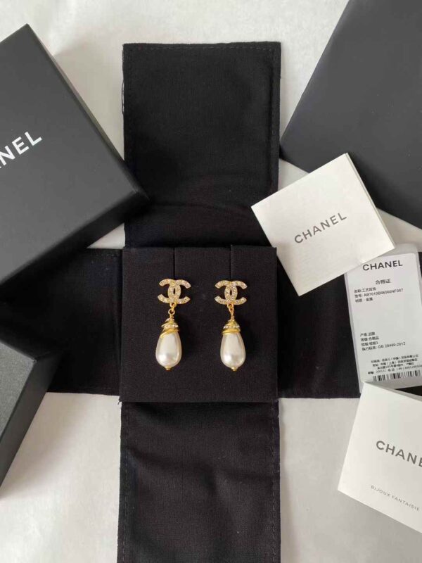 CHANEL Earrings