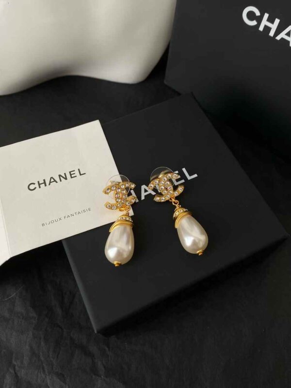 CHANEL Earrings