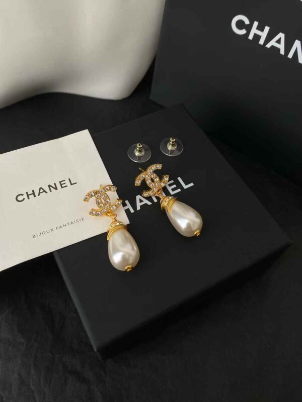 CHANEL Earrings