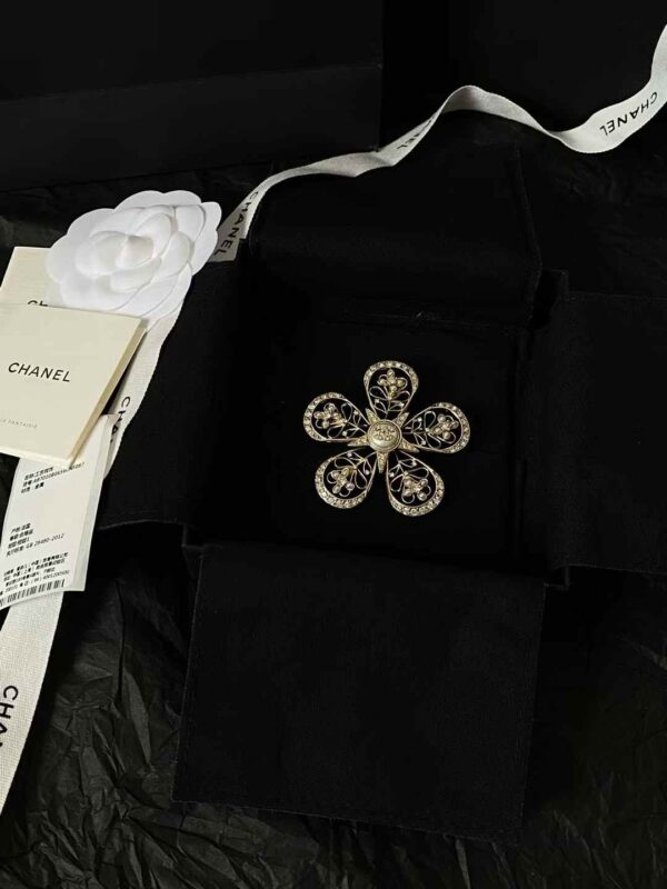 CHANEL Brooch
