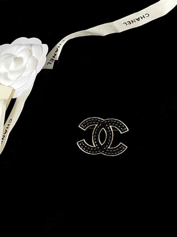 CHANEL Brooch