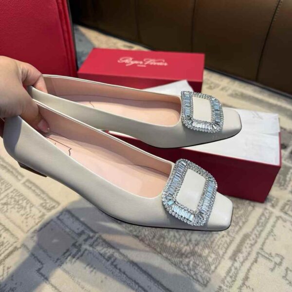 ROGER VIVIER Classic high heels