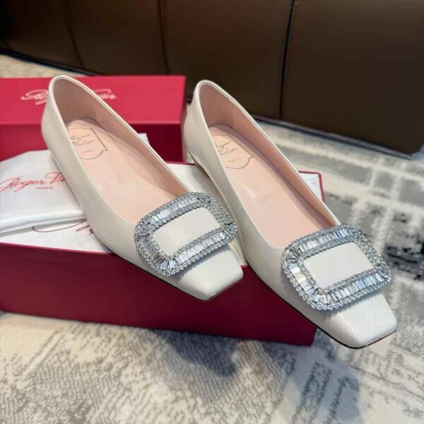 ROGER VIVIER Classic high heels