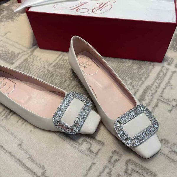 ROGER VIVIER Classic high heels