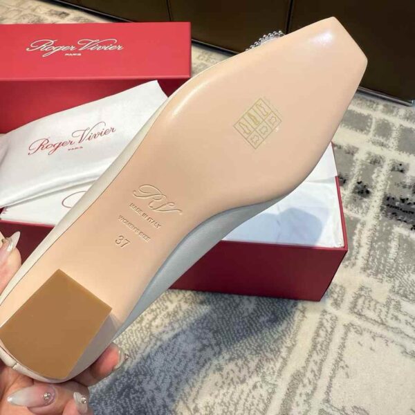 ROGER VIVIER Classic high heels