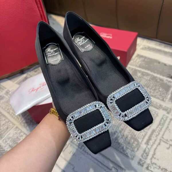 ROGER VIVIER Classic high heels