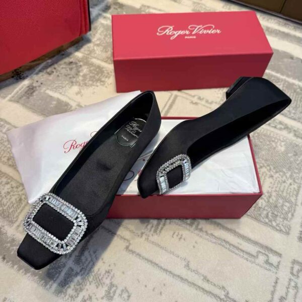 ROGER VIVIER Classic high heels