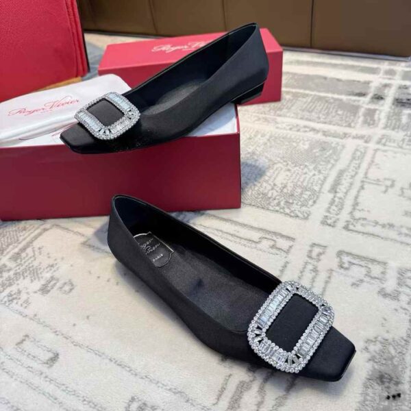 ROGER VIVIER Classic high heels