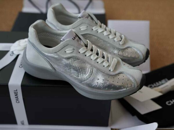 CHANEL Casual sneakers