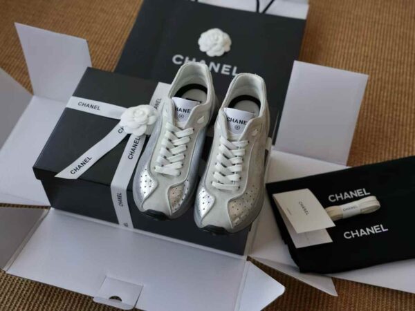 CHANEL Casual sneakers