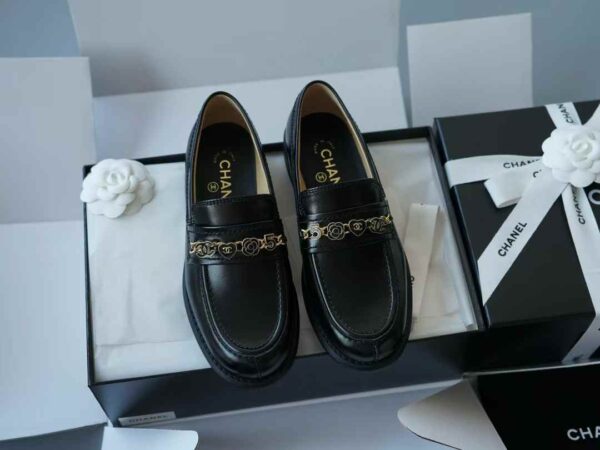 CHANEL Flat-soled casual shoes