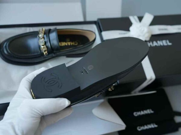 CHANEL Flat-soled casual shoes