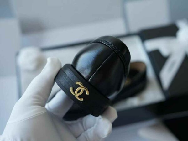 CHANEL Flat-soled casual shoes