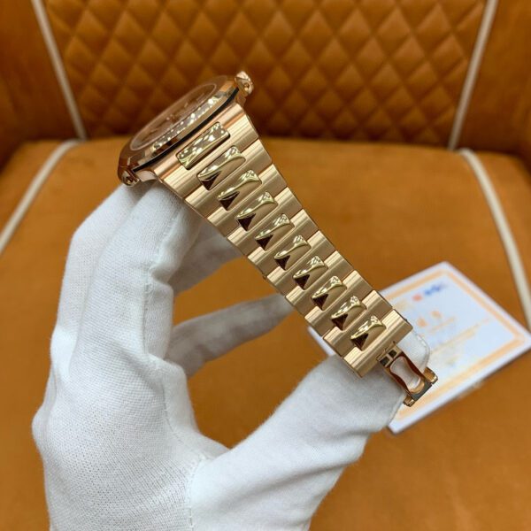 PATEK PHILIPPE 5711/1R-001