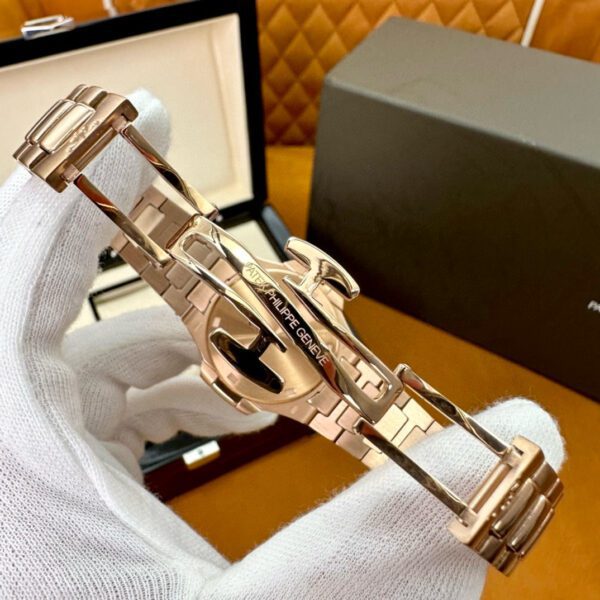 PATEK PHILIPPE  7010/1R-012