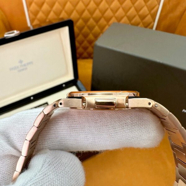 PATEK PHILIPPE  7010/1R-012