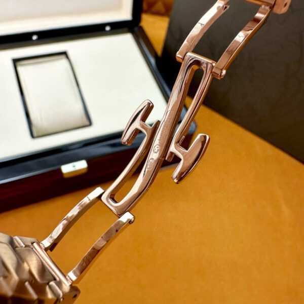 PATEK PHILIPPE  7010/1R-012