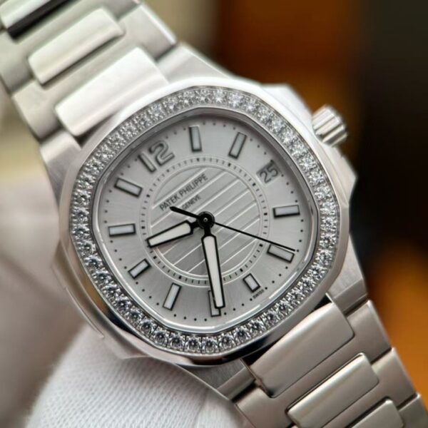 PATEK PHILIPPE 7010/1G011